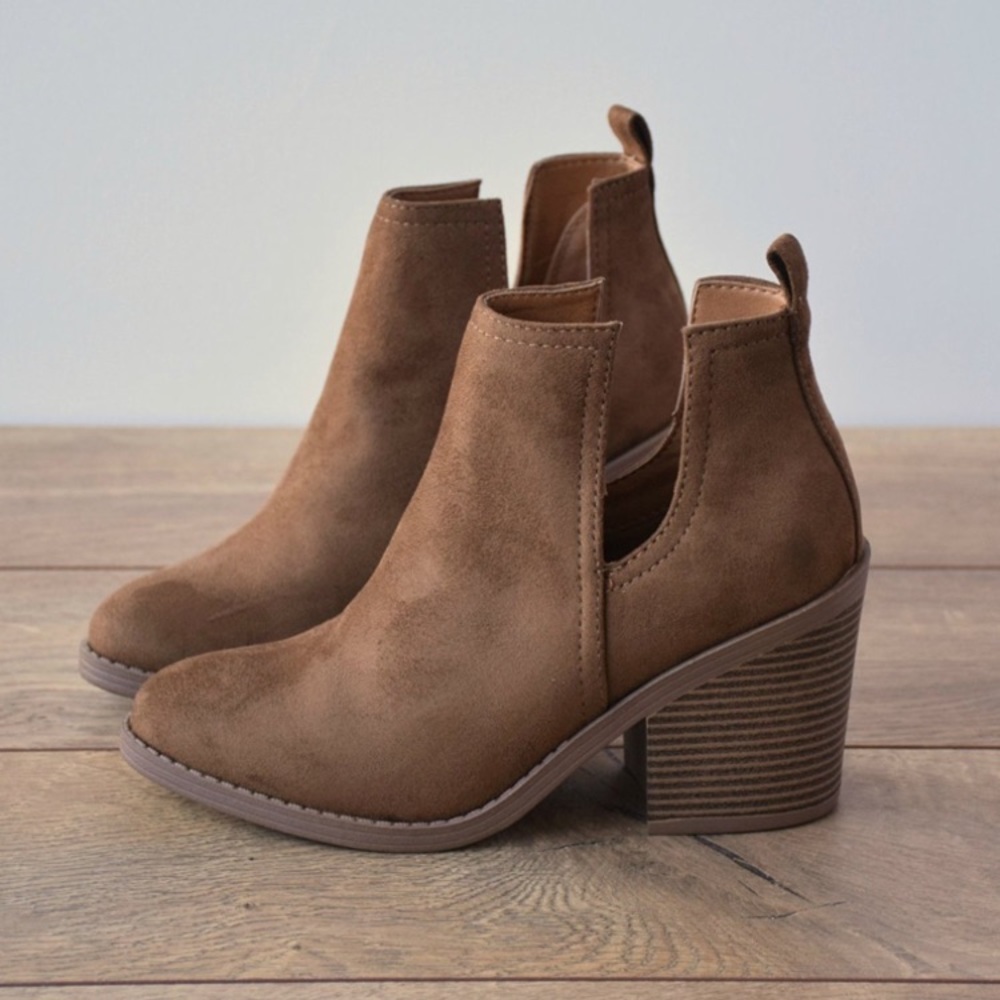 ▪️Nulibenna Brown Cutout Ankle Booties ▪️